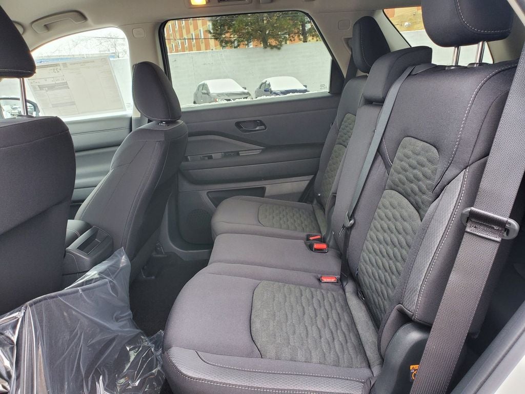 2025 Nissan Pathfinder S