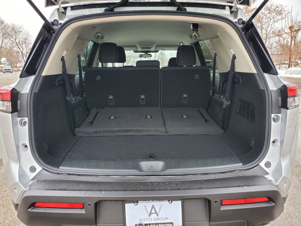 2025 Nissan Pathfinder S