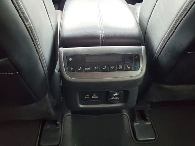 2023 Nissan Pathfinder Platinum w/ CAPTAINS CHAIRS