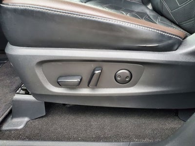 2023 Nissan Pathfinder Platinum w/ CAPTAINS CHAIRS