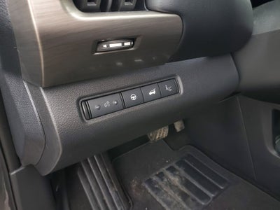 2023 Nissan Pathfinder Platinum w/ CAPTAINS CHAIRS