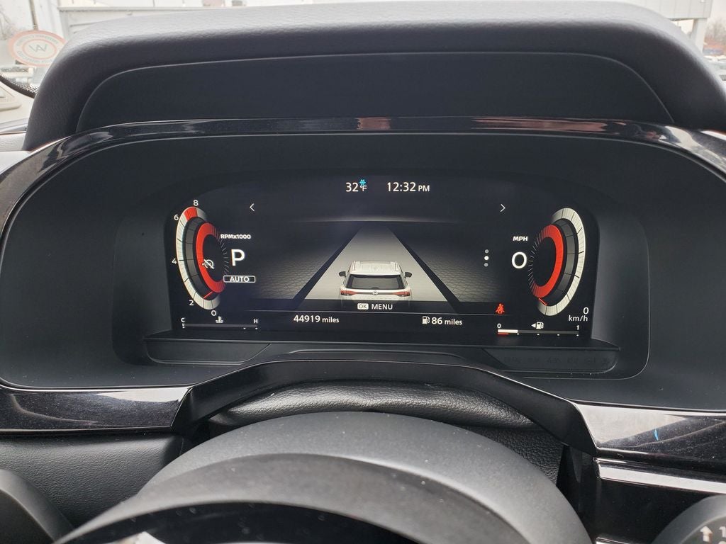 2023 Nissan Pathfinder Platinum w/ CAPTAINS CHAIRS