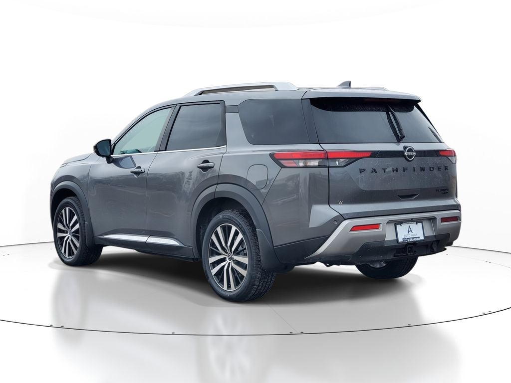 2023 Nissan Pathfinder Platinum w/ CAPTAINS CHAIRS