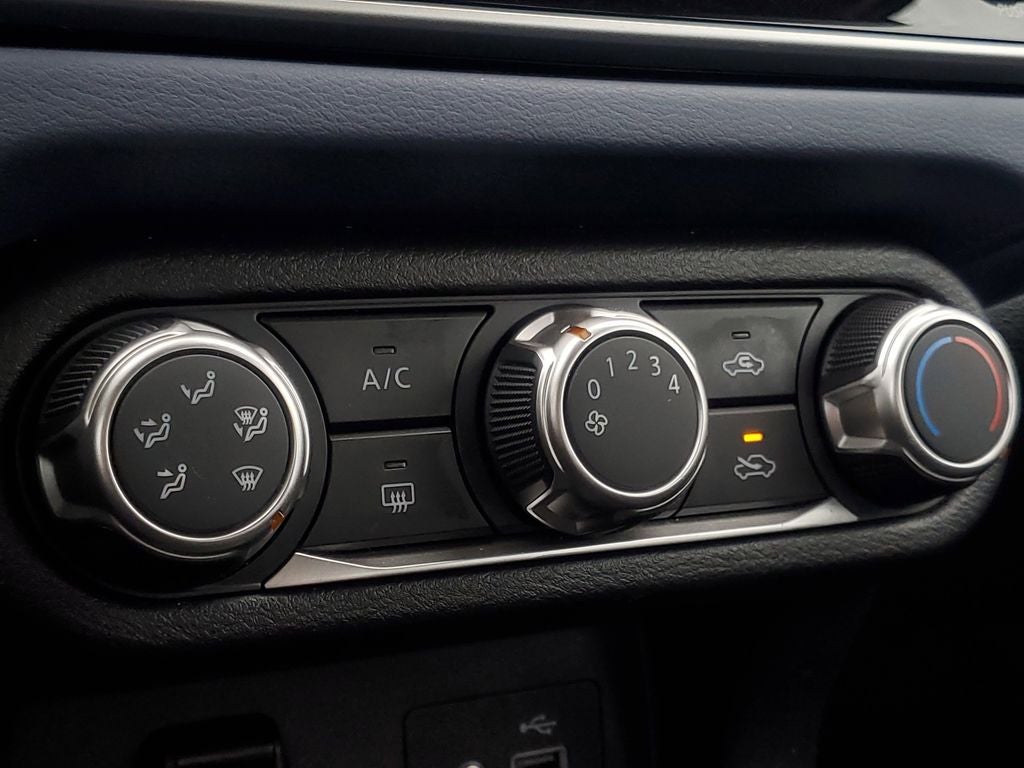 2023 Nissan Versa SV