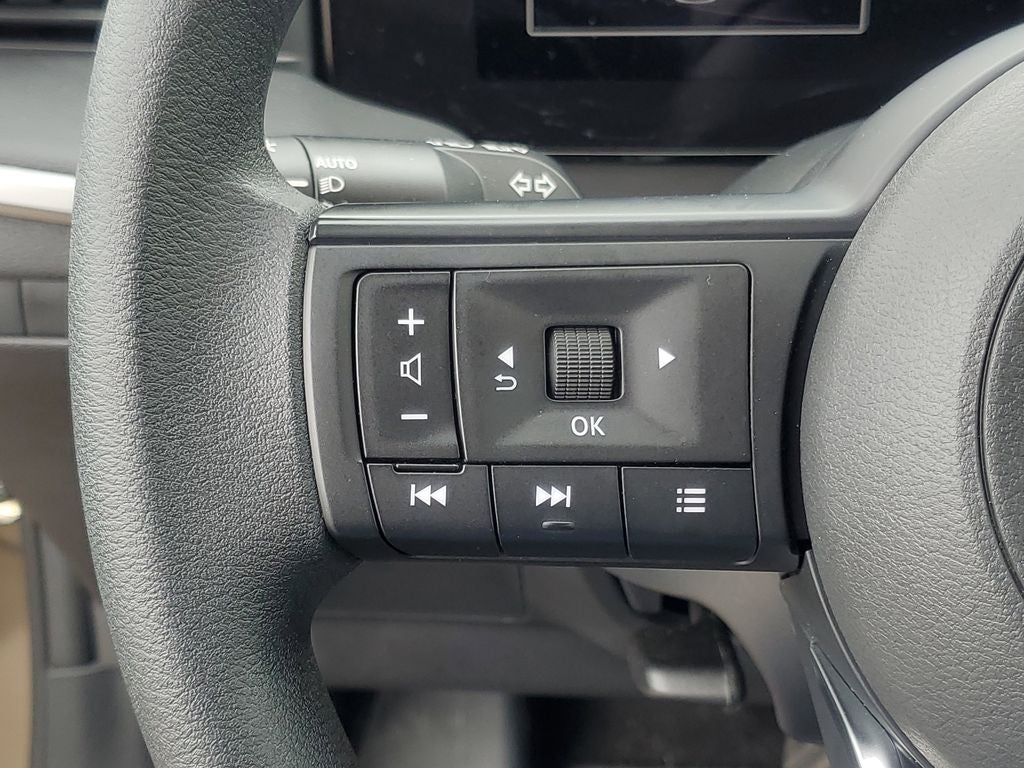 2025 Nissan Kicks S