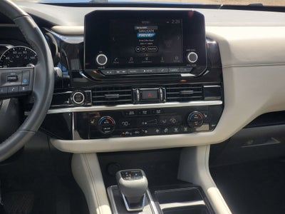 2024 Nissan Pathfinder SV