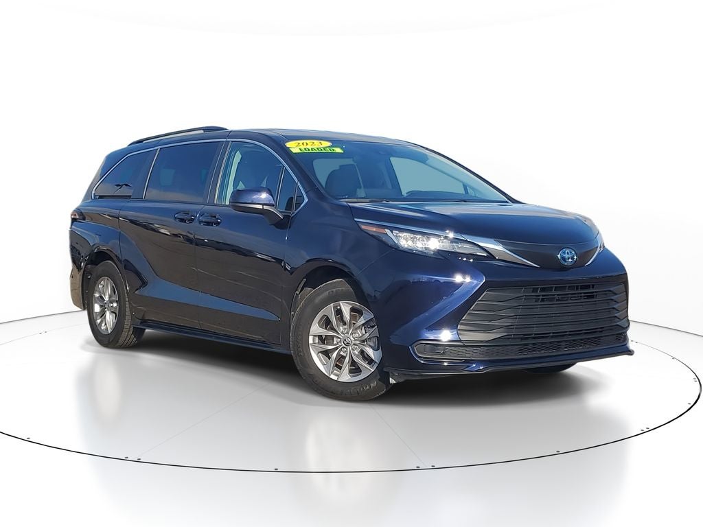 2023 Toyota Sienna LE
