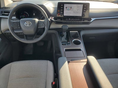 2023 Toyota Sienna LE