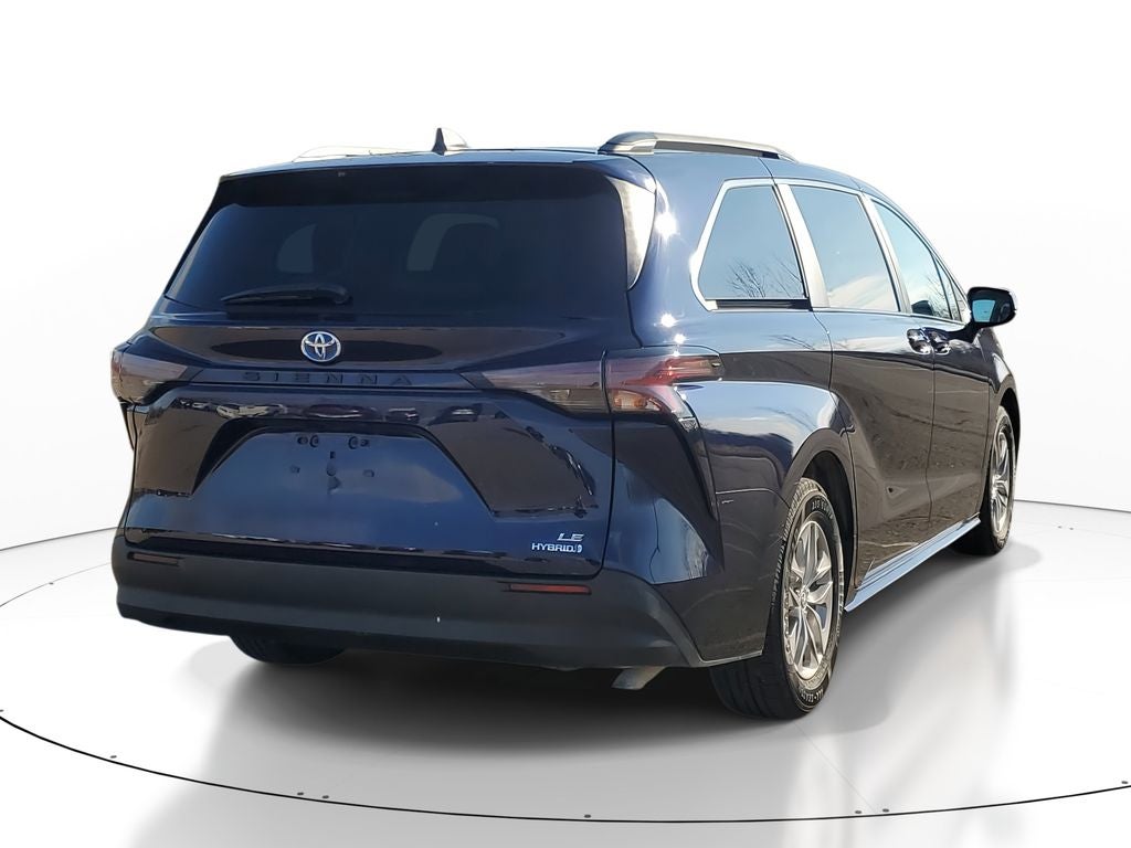 2023 Toyota Sienna LE