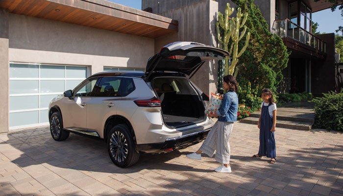 Nissan of Macomb in Clinton Township MI